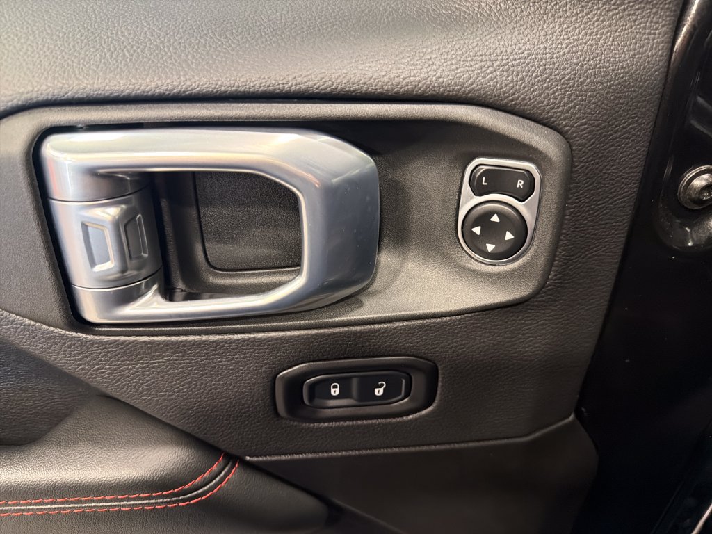 Used 2026 Jeep Wrangler Unlimited Rubicon AWD/4WD image 17