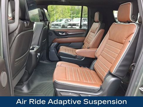 Used 2023 GMC Yukon XL Denali Ultimate AWD/4WD image 18