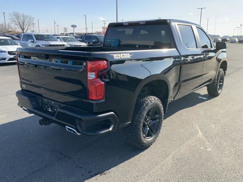 Used 2022 Chevrolet Silverado 1500 LT Trail Boss w/ LPO, Dark Essentials Package image 12