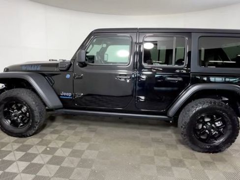 Used 2024 Jeep Wrangler Unlimited AWD/4WD image 11