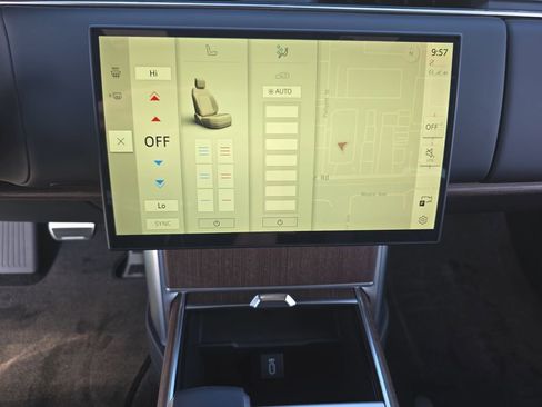 New 2026 Land Rover Range Rover SE image 25