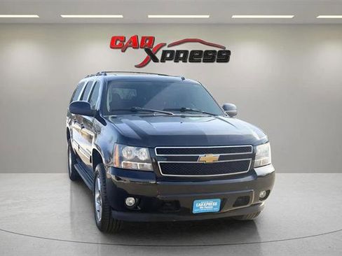 Used 2012 Chevrolet Suburban LT w/ Luxury Package image 5