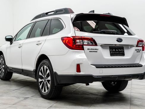 Used 2017 Subaru Outback 2.5i Limited AWD/4WD image 11