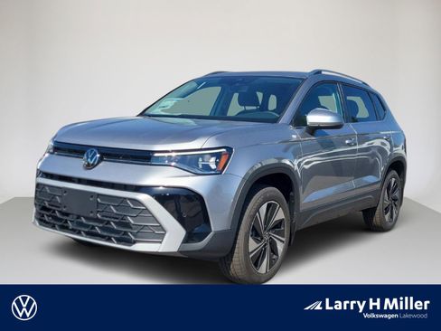 New 2025 Volkswagen Taos SE AWD/4WD image 1