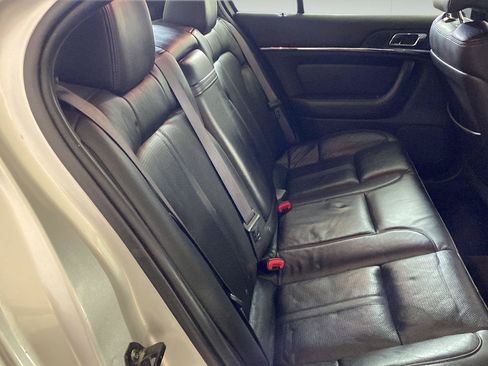 Used 2009 Lincoln MKS AWD image 28
