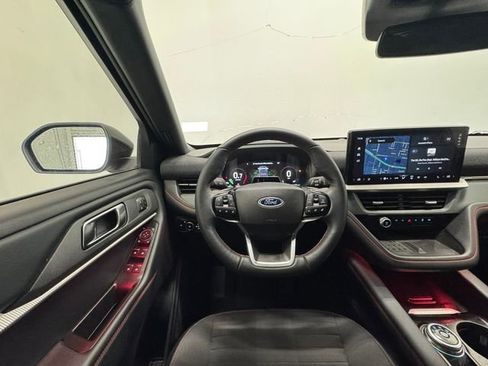 Used 2025 Ford Explorer ST-Line w/ Premium Package image 21