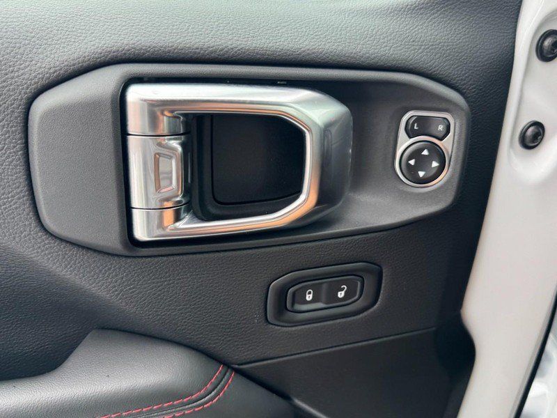 Used 2025 Jeep Wrangler Unlimited Rubicon AWD/4WD image 25
