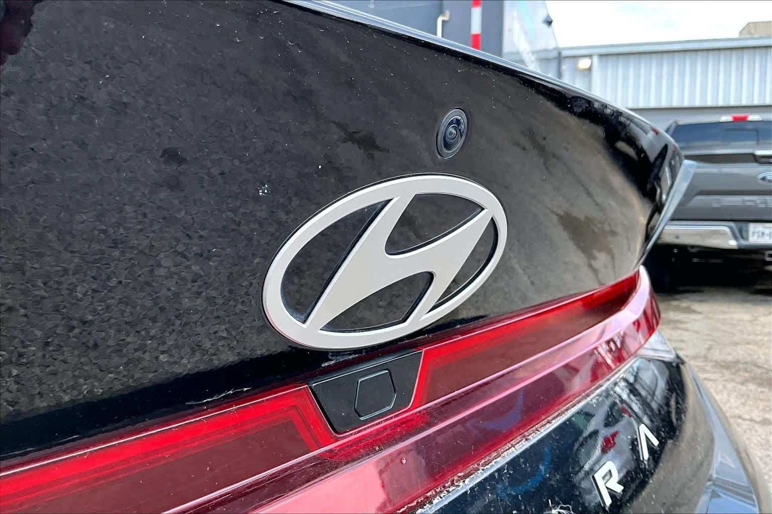 Used 2024 Hyundai Elantra SEL FWD image 33