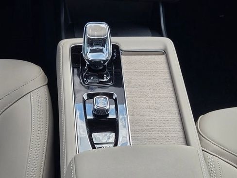 New 2026 Volvo XC90 B6 Plus w/ Protection Package Premier AWD/4WD image 20