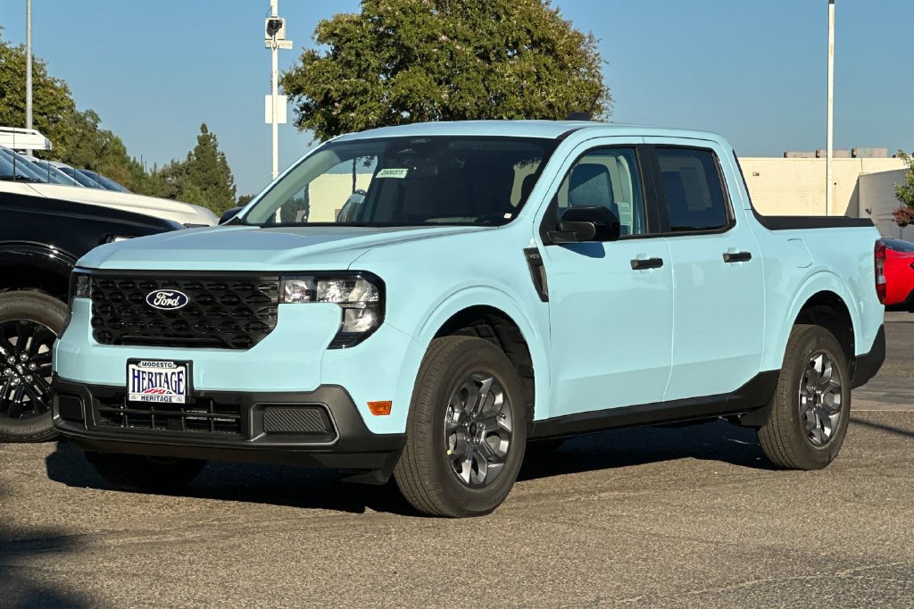 New 2026 Ford Maverick XLT w/ XLT Luxury Package FWD image 8