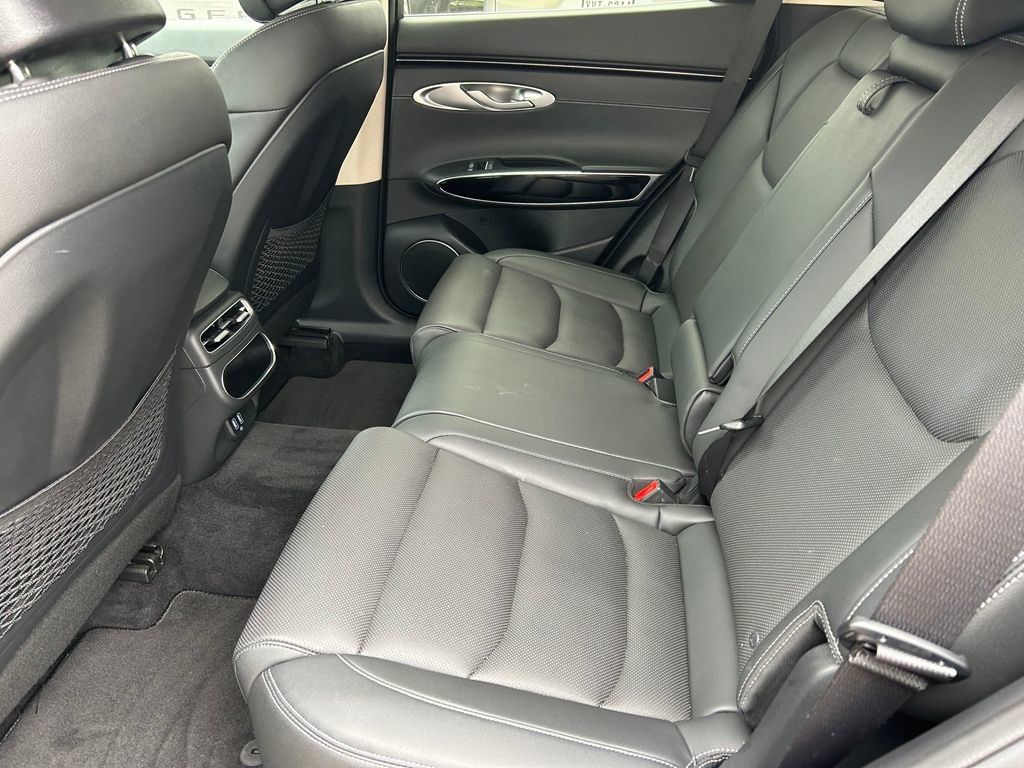 Used 2025 Genesis GV70 2.5T AWD/4WD image 15