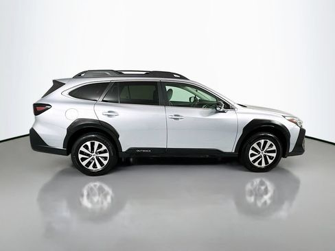 Used 2023 Subaru Outback Premium AWD/4WD image 8