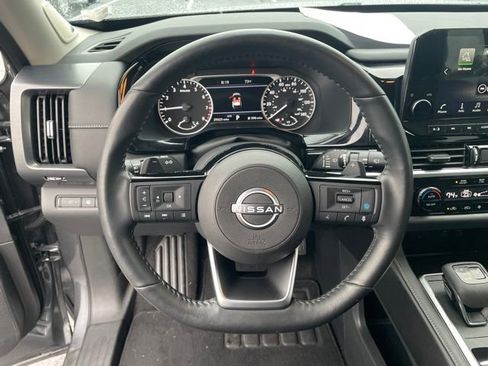 Used 2023 Nissan Pathfinder SL w/ SL Premium Package AWD/4WD image 10
