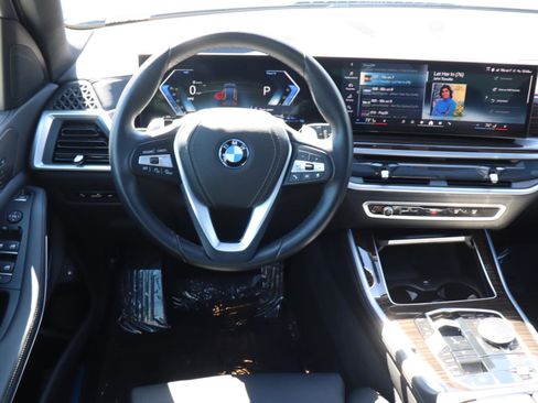Used 2025 BMW X5 xDrive50e w/ Parking Assistance Package image 11