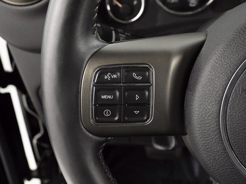 Used 2018 Jeep Wrangler Unlimited Sport image 15