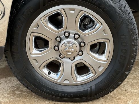 Used 2017 RAM 3500 Laramie image 9