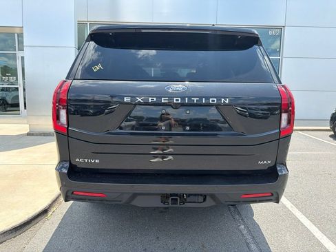 Used 2025 Ford Expedition Max Active AWD/4WD image 5