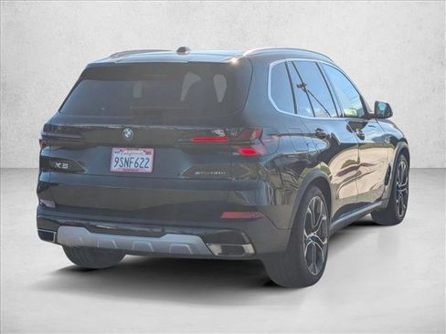 Used 2025 BMW X5 xDrive50e w/ Parking Assistance Package image 5
