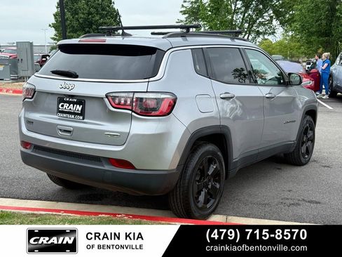 Used 2018 Jeep Compass Latitude w/ Popular Equipment Group FWD image 8