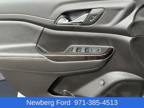 Used 2023 GMC Acadia AT4 AWD/4WD image 26