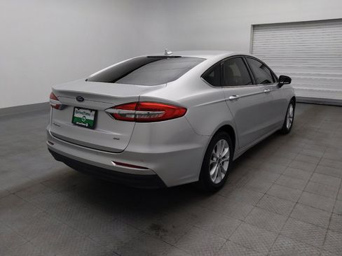 Used 2019 Ford Fusion SE FWD image 9