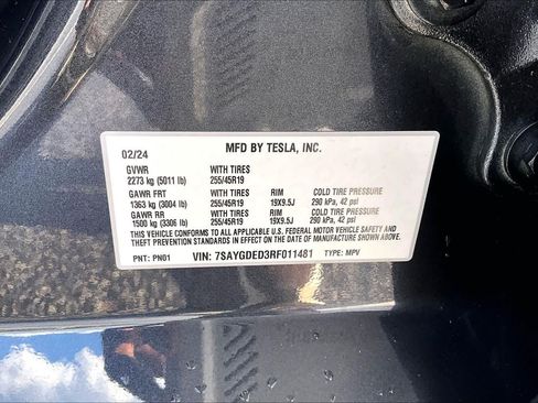 Used 2024 Tesla Model Y 2WD image 36