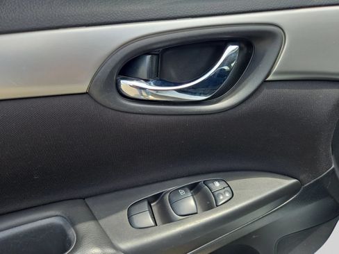 Used 2019 Nissan Sentra S FWD image 14