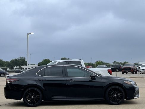 Used 2023 Toyota Camry XSE FWD image 3