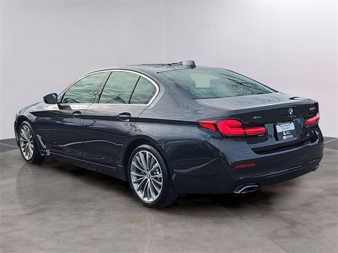 Used 2022 BMW 530i xDrive w/ Premium Package image 6