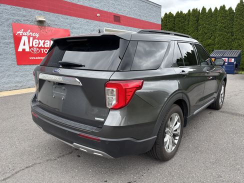 Used 2020 Ford Explorer XLT w/ Equipment Group 202A RWD image 3