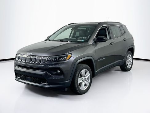 Used 2022 Jeep Compass Latitude w/ Convenience Group AWD/4WD image 1