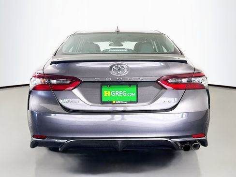 Used 2024 Toyota Camry SE image 8