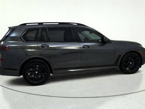 Used 2025 BMW X7 M60i AWD/4WD image 8