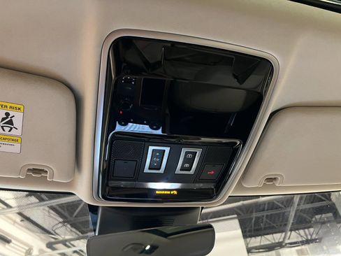 Used 2019 Land Rover Range Rover Supercharged AWD/4WD image 22