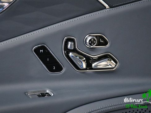 Used 2023 Bentley Flying Spur W12 image 47