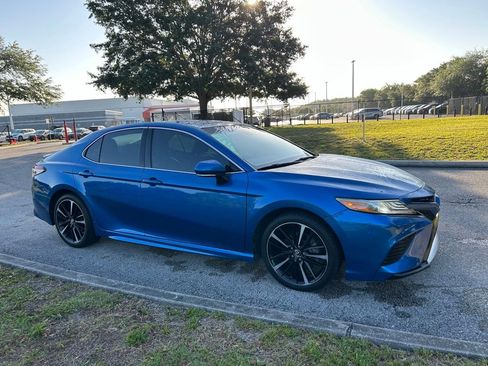 Used 2019 Toyota Camry XSE image 7