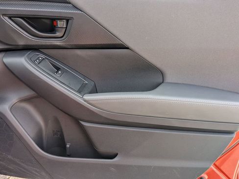 Used 2025 Subaru Crosstrek 2.0i Premium image 30