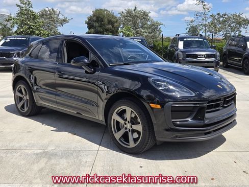 Used 2023 Porsche Macan Turbo AWD/4WD image 9