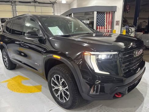 Used 2024 GMC Acadia AT4 w/ Luxury Package image 8