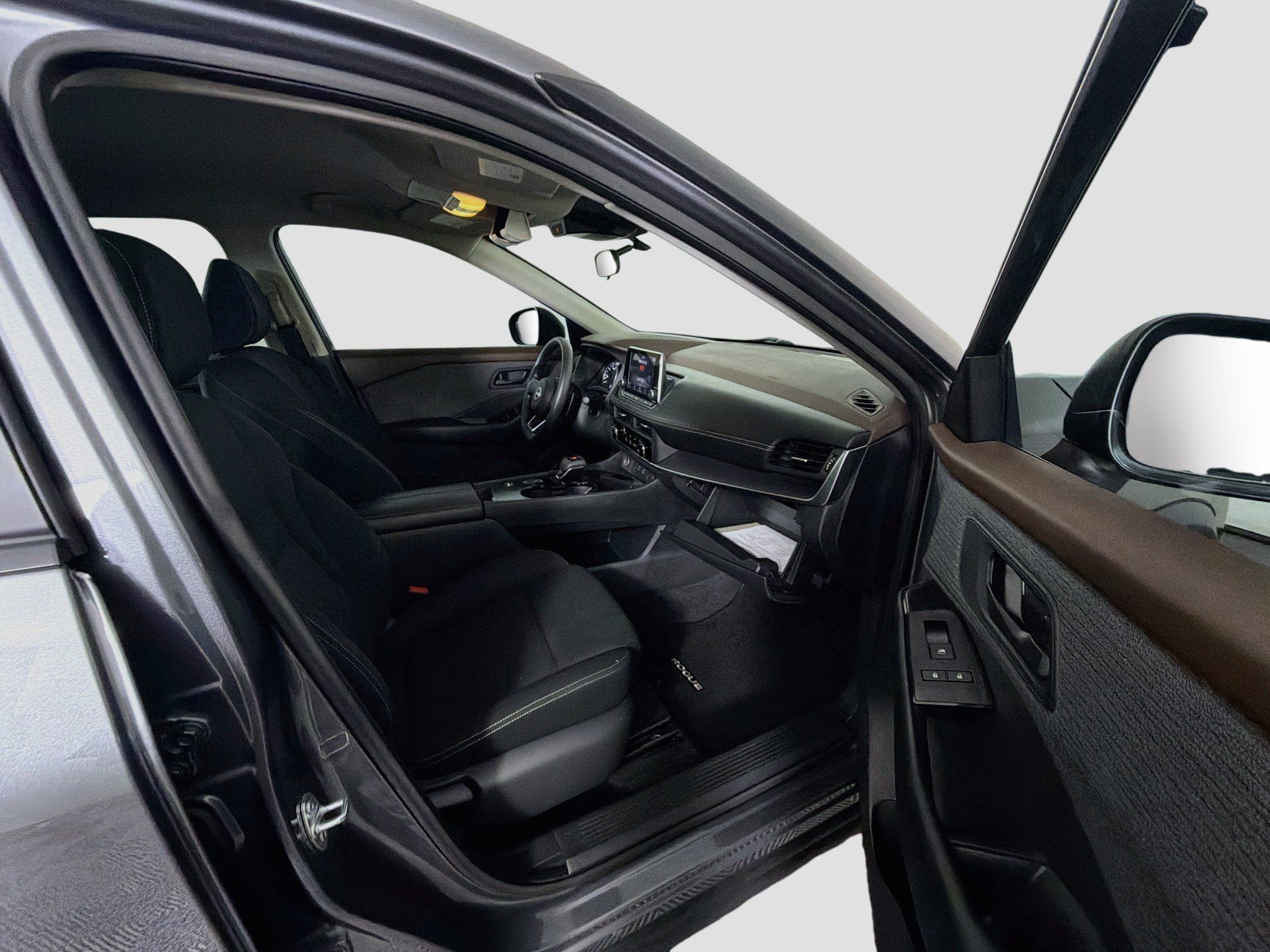 Used 2023 Nissan Rogue S FWD image 29