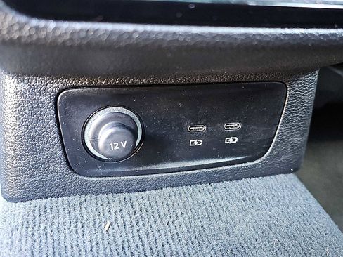 Used 2025 Audi Q3 2.0T Premium image 11