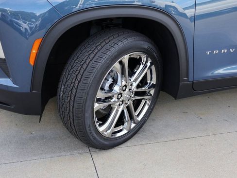 New 2026 Chevrolet Traverse LT w/ LPO, Floor Liner Package FWD image 38