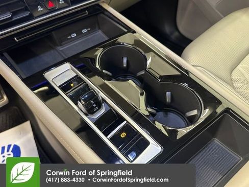 Used 2024 Volkswagen Atlas SEL Premium R-Line image 27