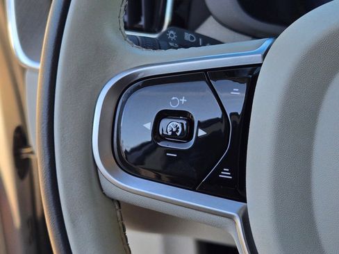 Certified 2025 Volvo XC60 T8 Ultra w/ Protection Package Premier image 21