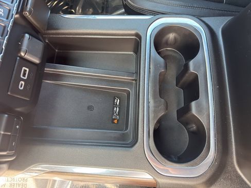 Used 2022 Chevrolet Silverado 1500 High Country w/ Z71 Off-Road Package image 18