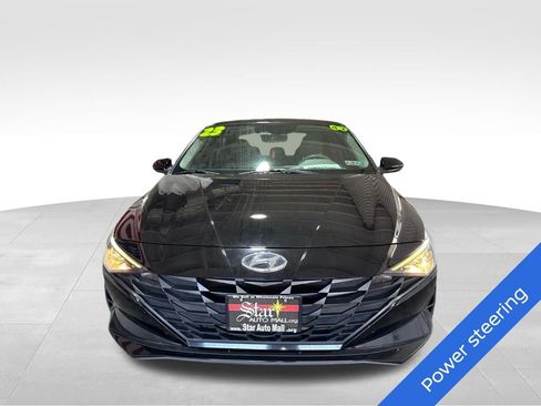 Used 2023 Hyundai Elantra SE FWD image 2