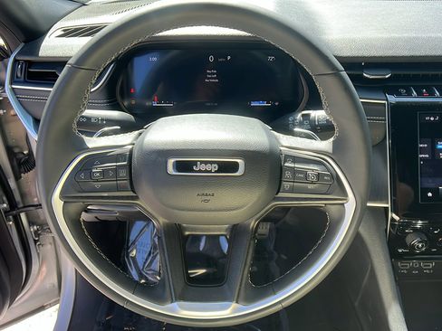 Certified 2024 Jeep Grand Cherokee L Laredo image 28