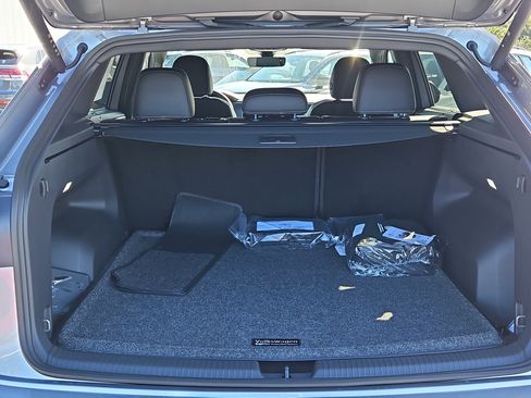 New 2026 Volkswagen Atlas Cross Sport SEL R-Line image 8