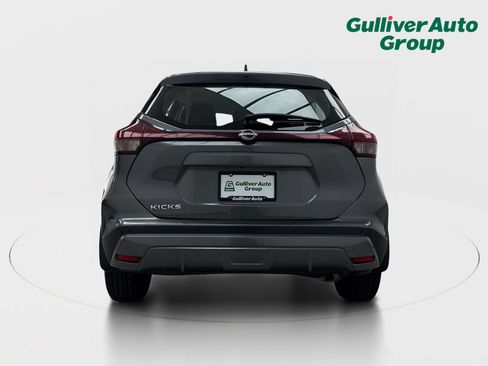 Used 2022 Nissan Kicks S FWD image 7