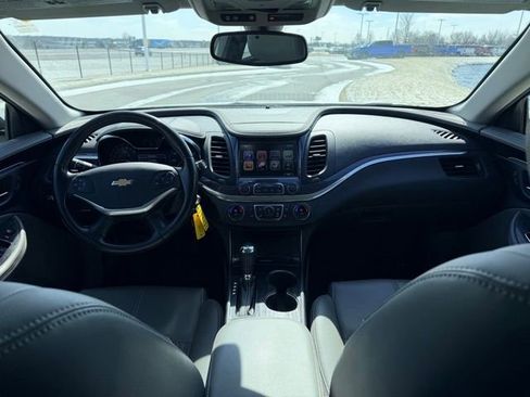 Used 2017 Chevrolet Impala LT w/ Convenience Package image 6